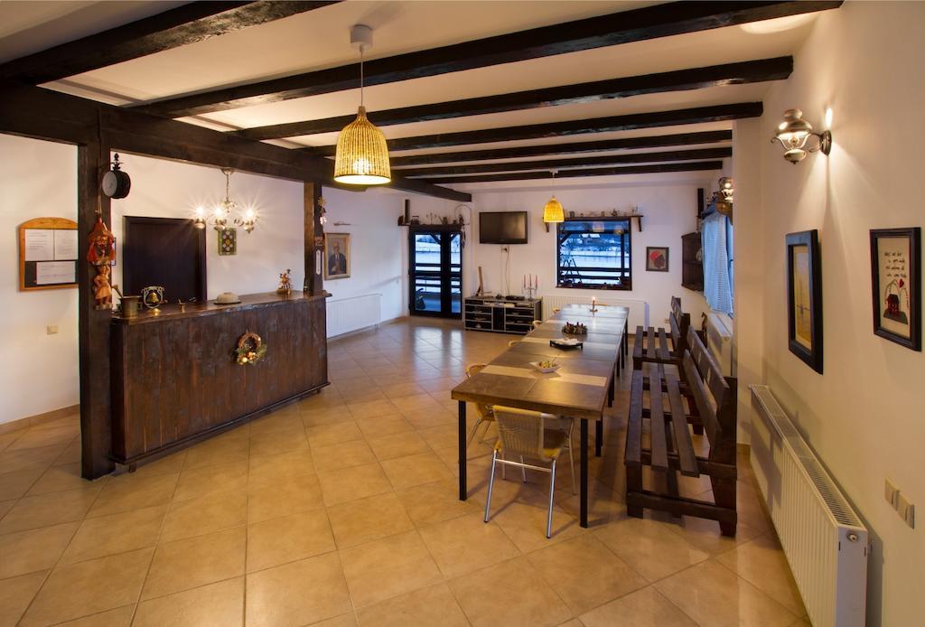 ホテル Casa Georgescu Rîşnov エクステリア 写真
