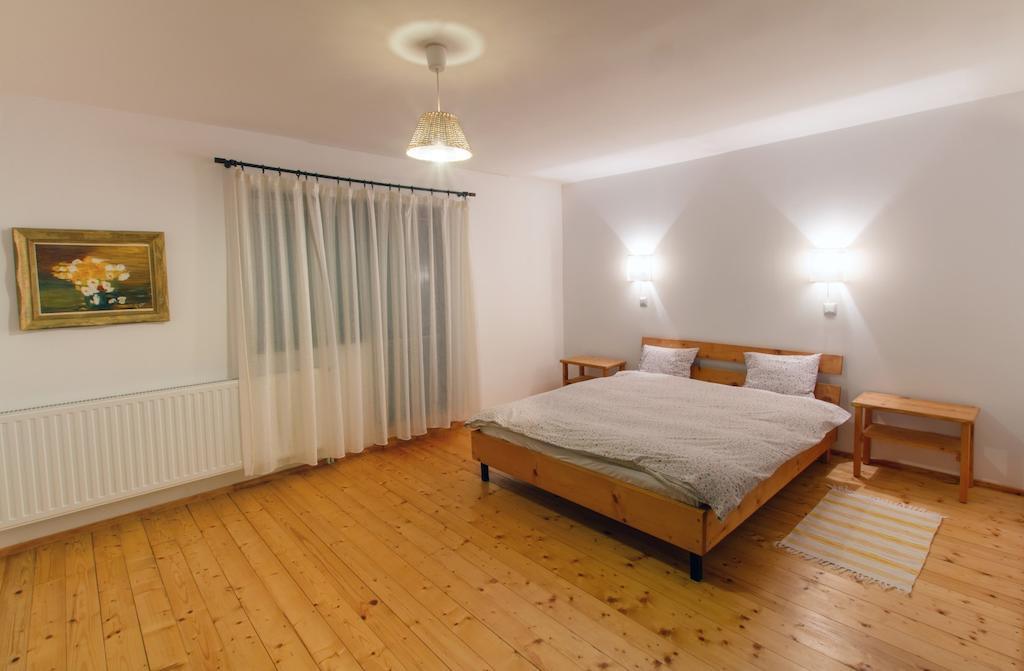 ホテル Casa Georgescu Rîşnov 部屋 写真